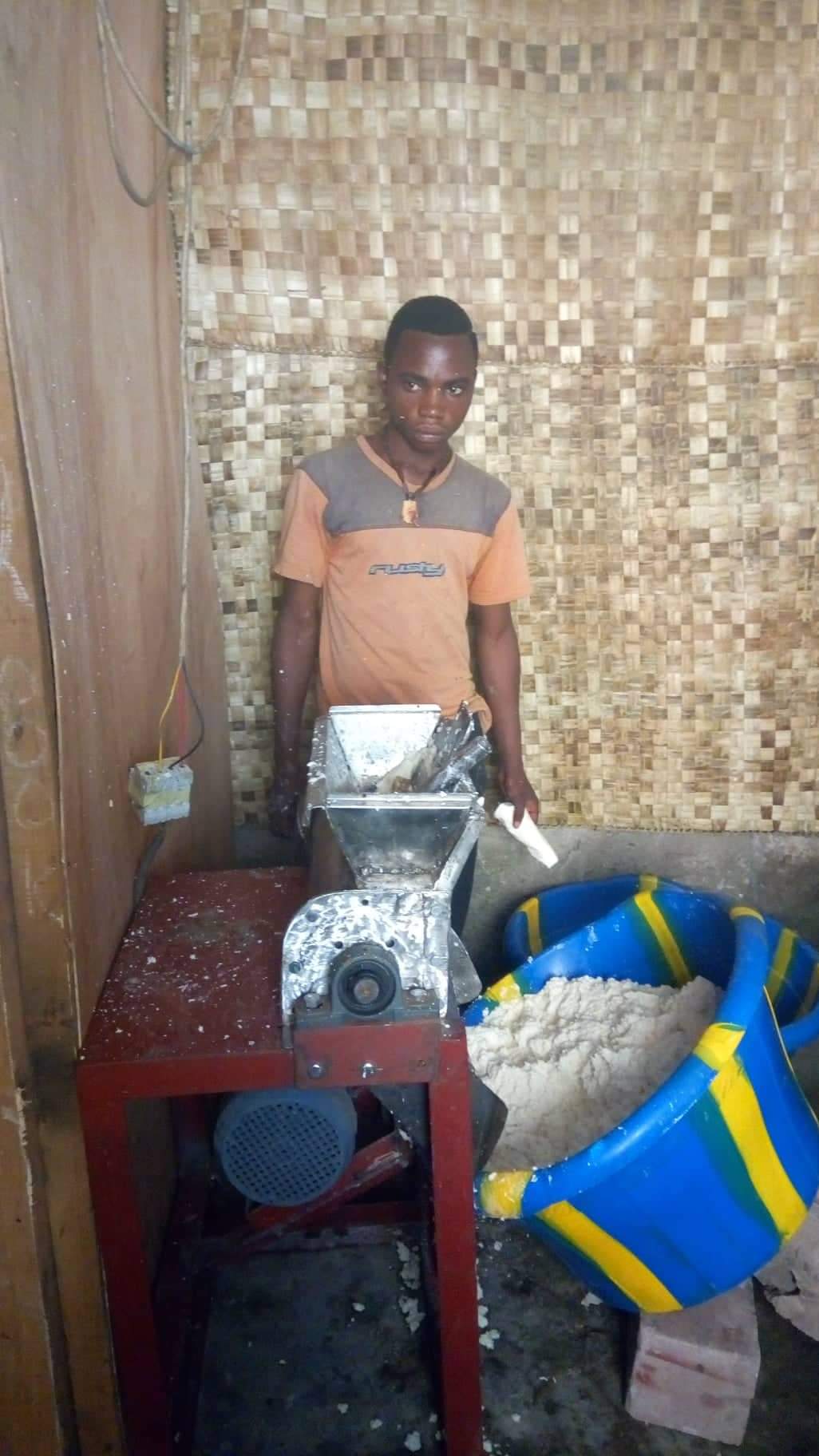 Transformation de manioc en gari